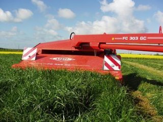 KUHN MAQUINAS (2)  MAQUINAS